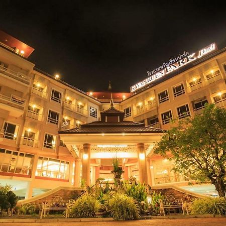 Kwan Ruen Park Hotell Nakhonratchasima Exteriör bild