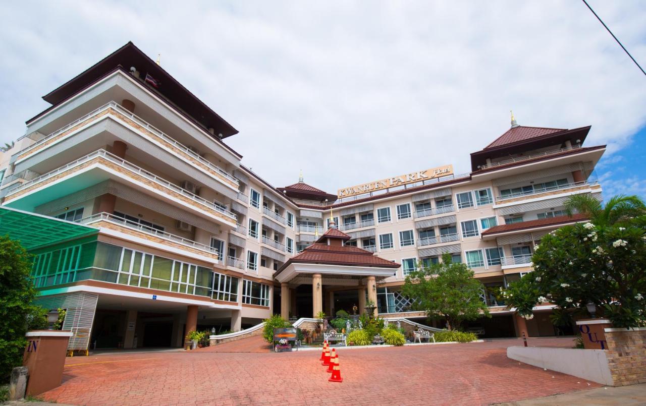 Kwan Ruen Park Hotell Nakhonratchasima Exteriör bild