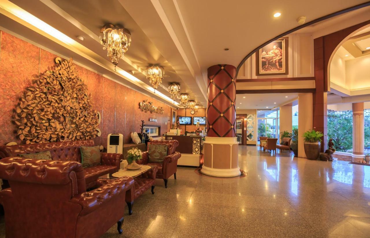Kwan Ruen Park Hotell Nakhonratchasima Exteriör bild