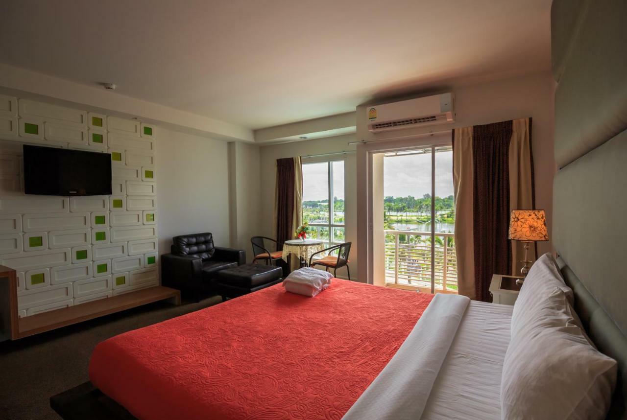 Kwan Ruen Park Hotell Nakhonratchasima Exteriör bild