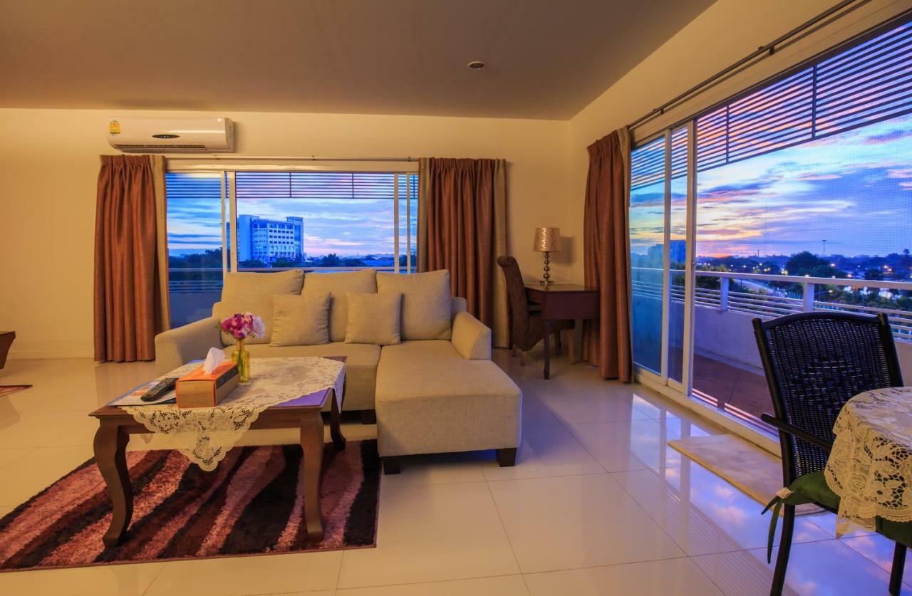 Kwan Ruen Park Hotell Nakhonratchasima Exteriör bild