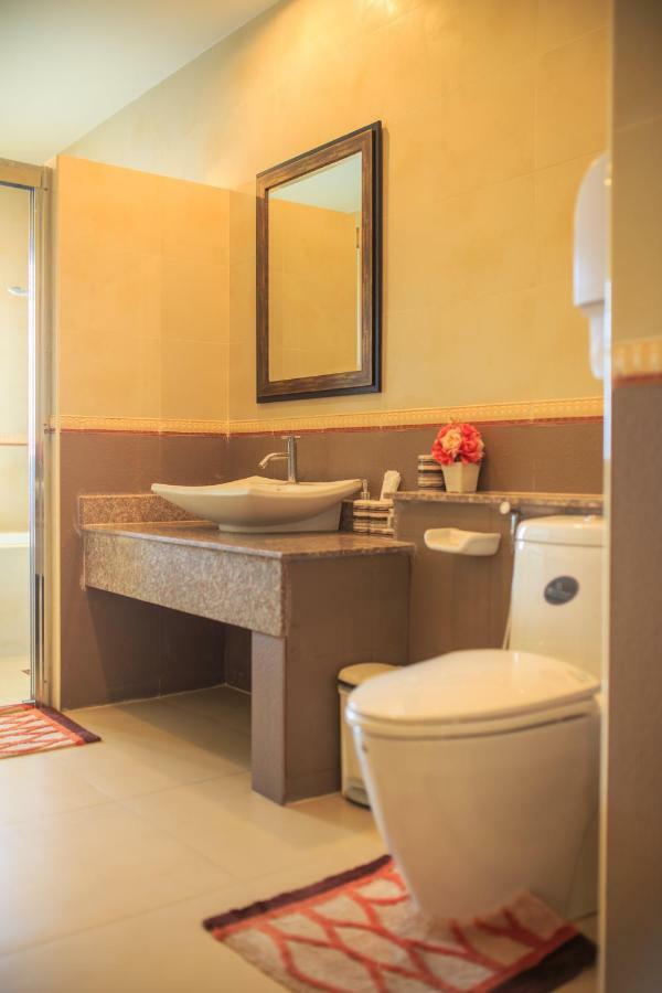 Kwan Ruen Park Hotell Nakhonratchasima Exteriör bild