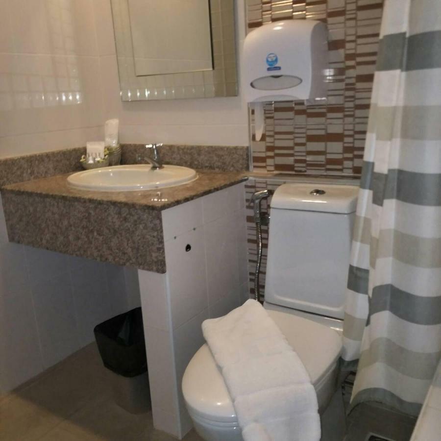 Kwan Ruen Park Hotell Nakhonratchasima Exteriör bild